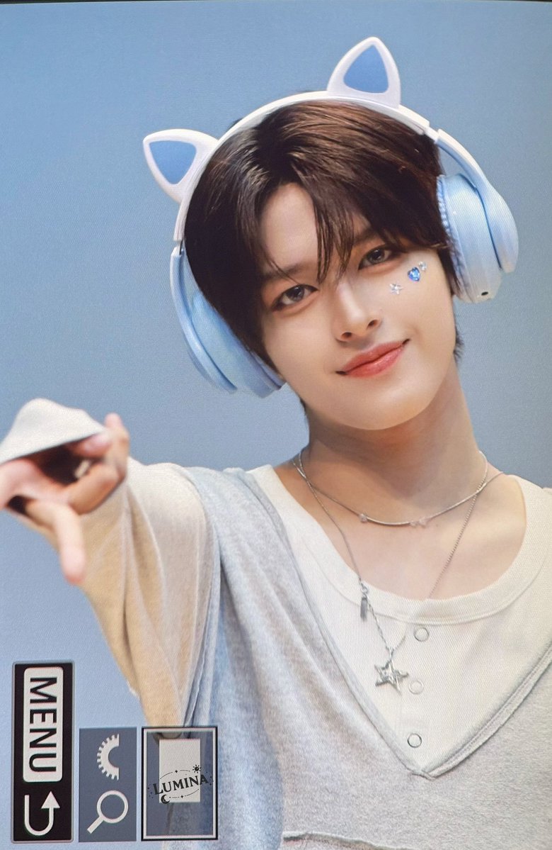 Terutelumina_v's tweet photo. 260729 NY뮤직 테루 preview

🐱🎮🩵

#TERU #테루 
#VAYONN #베이온 https://t.co/D8ihYhMZ6I