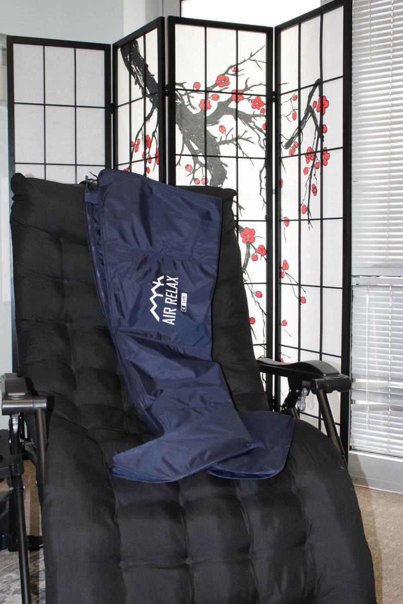 PrecisionHeali1's tweet photo. ✨Enjoy access to multiple therapies in one convenient wellness experience, including:

🔴 Red Light Therapy
🦶 Vibration Plate Therapy
🛏️ Traction Table Therapy
🦵 Compression Boots
🧠 NeuroLight Red Light Helmet (optional add-on)

📞 262-439-8019 | 💻 https://t.co/bjH7ewEIzr https://t.co/thvNJ8weeE