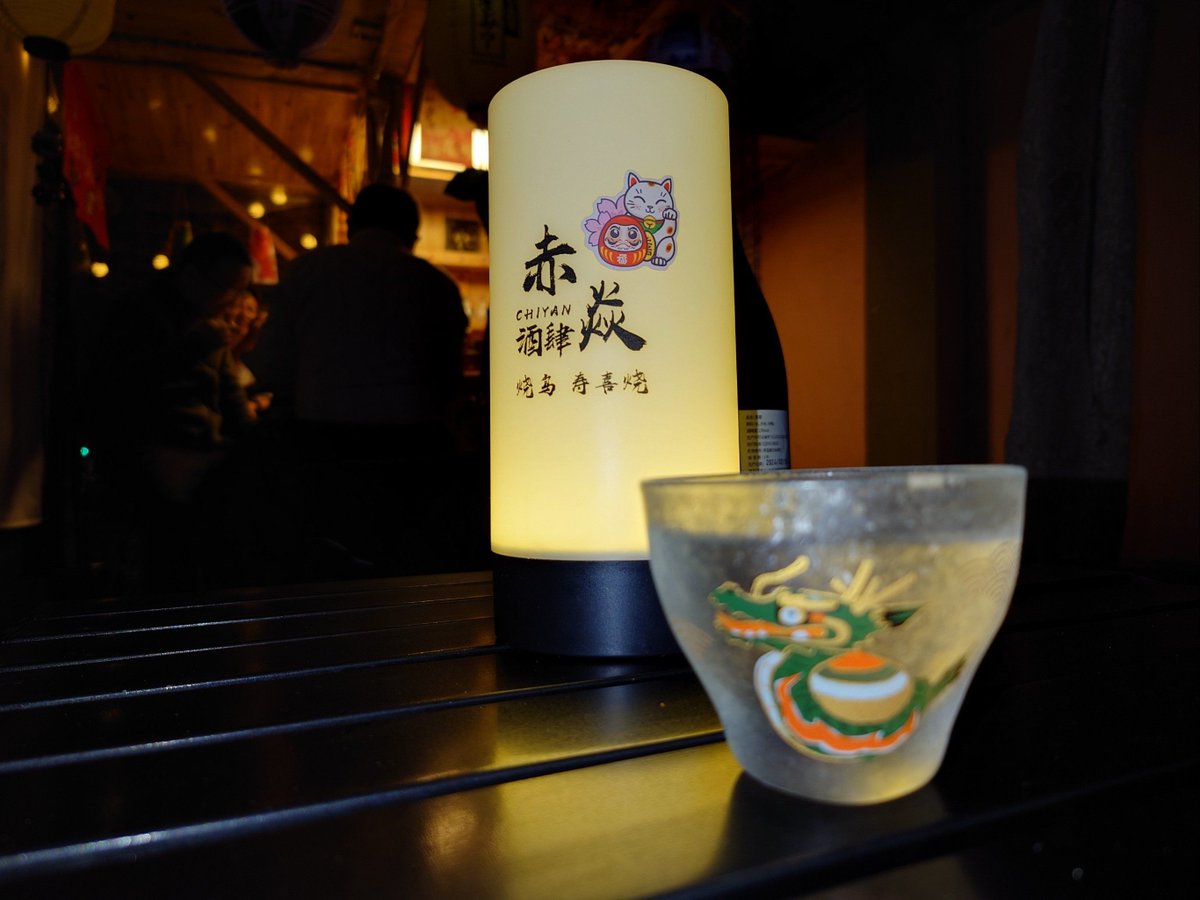 patterson_458's tweet photo. Late-night cravings hit hardest. Hot ramen, soft steamed buns, and the quiet hum of the street outside our tiny stall—this is the warmth we serve after dark. https://t.co/stTjkYYVVF