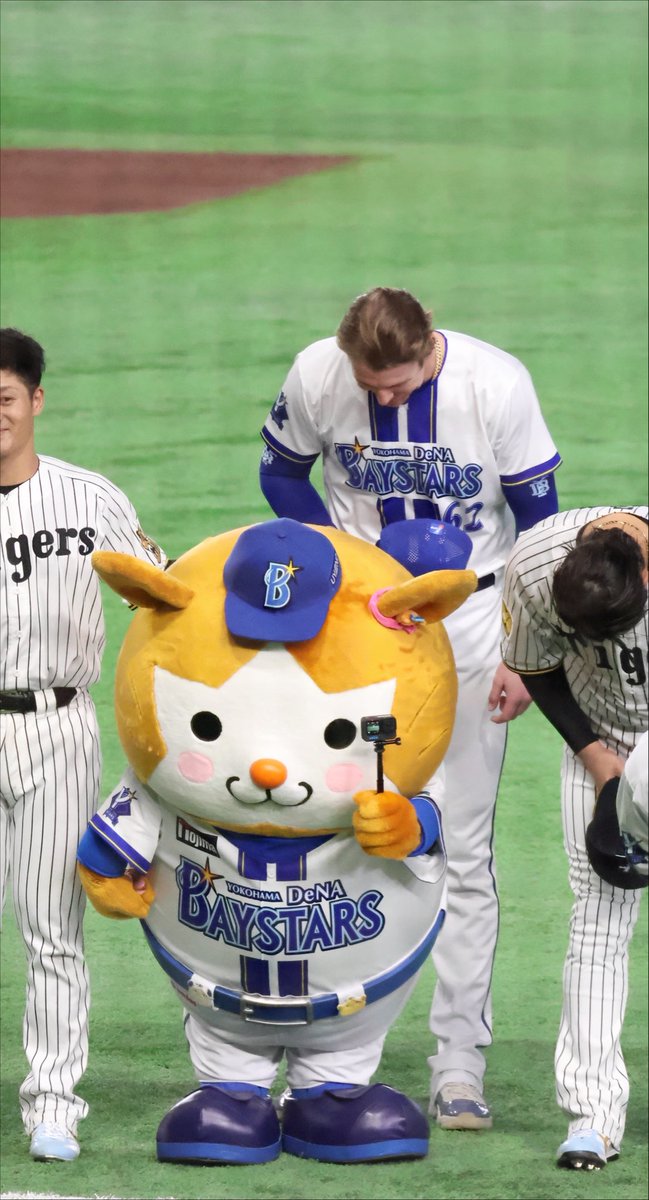 _fs_18sy2's tweet photo. (縦に)デカいのと(横に)デカいの

#レイノルズ
#スターマン
#baystars
#マイナビオールスターゲーム2026 https://t.co/oRjxS5uUc0