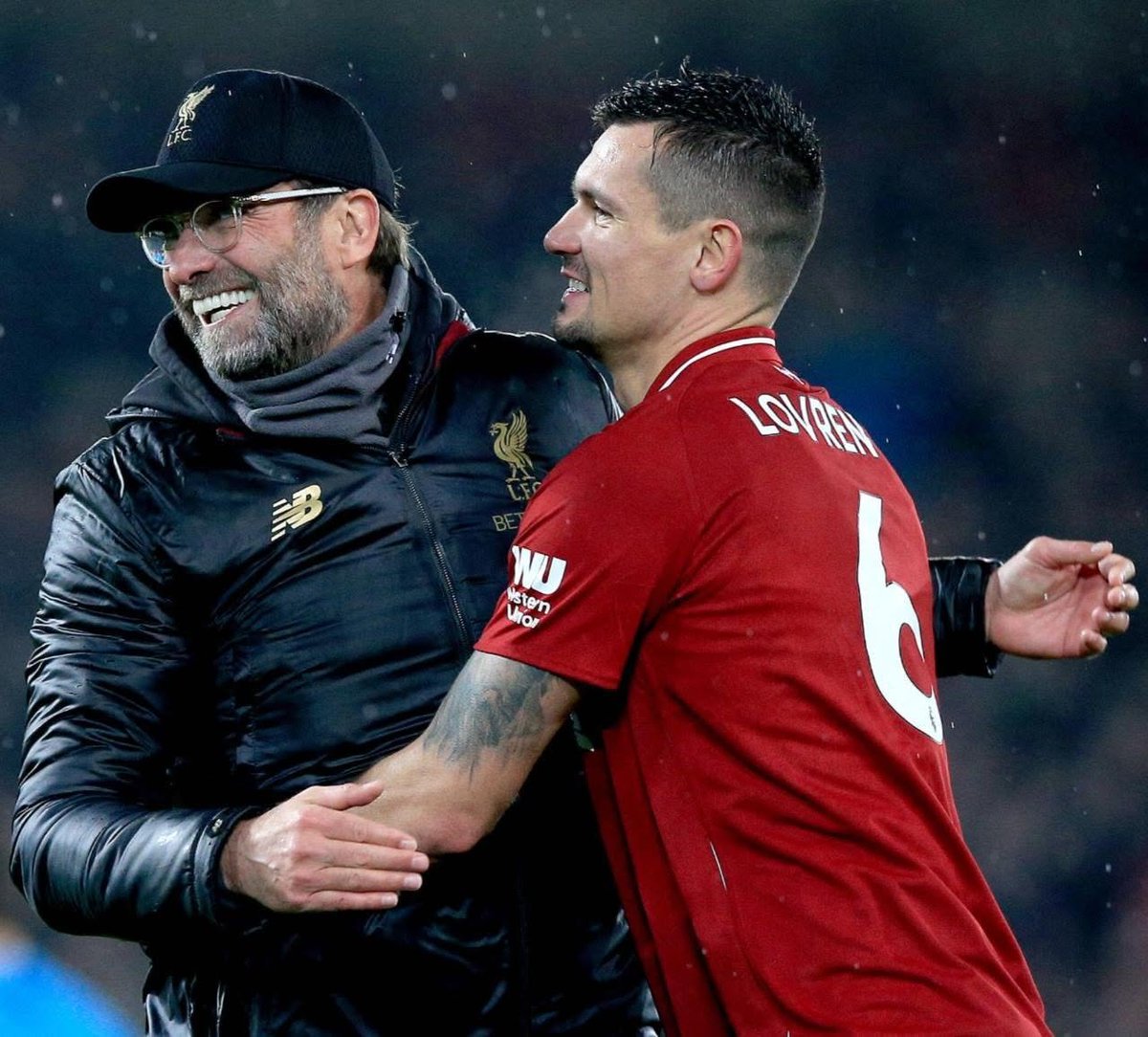 theawayfans's tweet photo. Dejan Lovren:

"I'm going to tell you a story.

On the first day of Liverpool's 2017 pre-season, an 18-year-old player, whose name I won't reveal, arrived for training in a Mercedes wearing a gold Rolex.

Klopp looked at him and asked:

'What car did you come here in?'

'A Mercedes.'

'And what's that on your wrist?'

'A Rolex.'

'How many first-team games have you played?'

'None.'

The next day, he arrived in a modest car and wasn't wearing the watch."

Jürgen Klopp never wanted young players to act like stars before they'd earned the right.