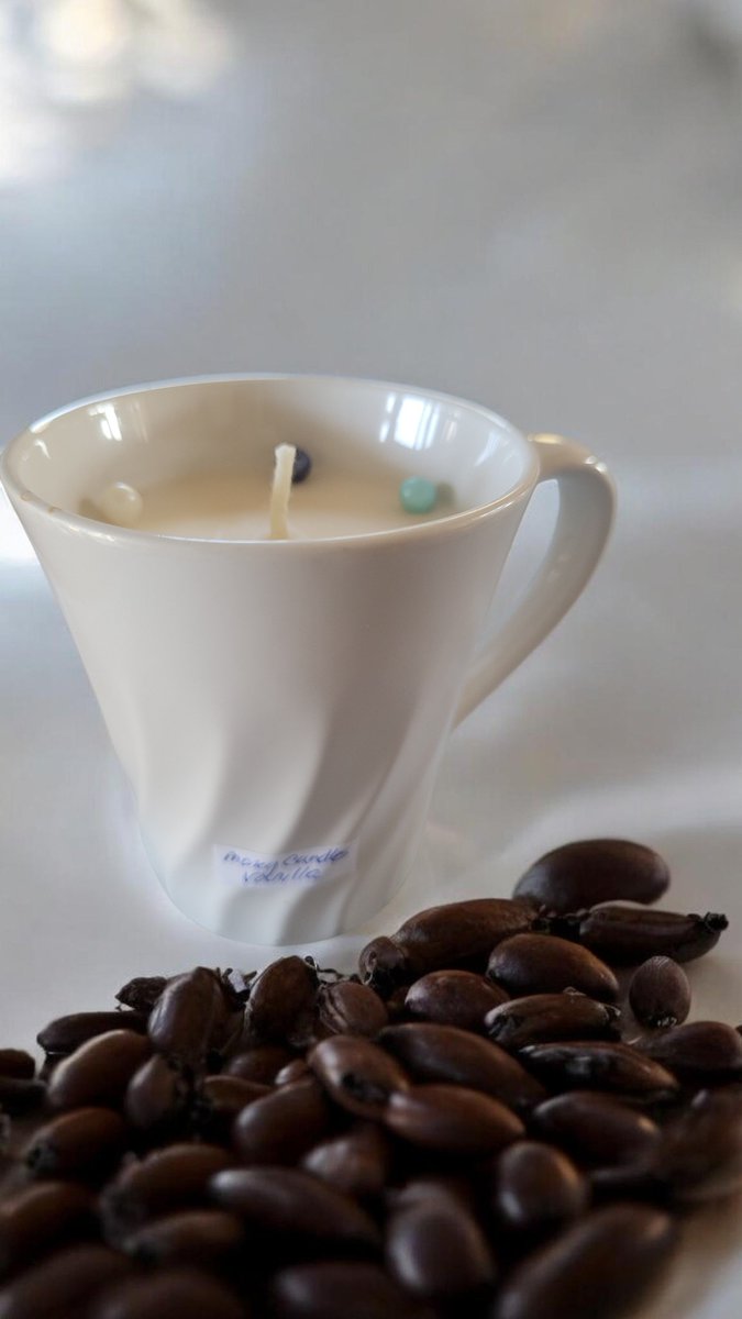 CandlesMoney's tweet photo. Vanilla smells just yummy and contains between $1 - $500 in cold hard cash! Don't wait another minute get it now and enjoy! https://t.co/zOOkH70OqU https://t.co/wCEN7JSPbF