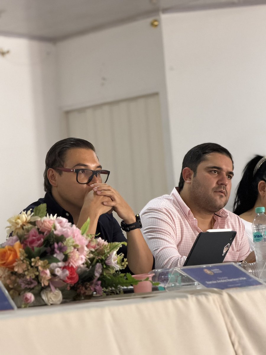 hugoacardozo's tweet photo. Recorrer los municipios y escucharlos a ustedes siempre será grato. Esta vez, desde Cimitarra📍en una sesión descentralizada que nos deja tareas importantes y nuevos compromisos para seguir beneficiando a las provincias en áreas como infraestructura, vías, vivienda, sistemas productivos, entre otros. @addsantander