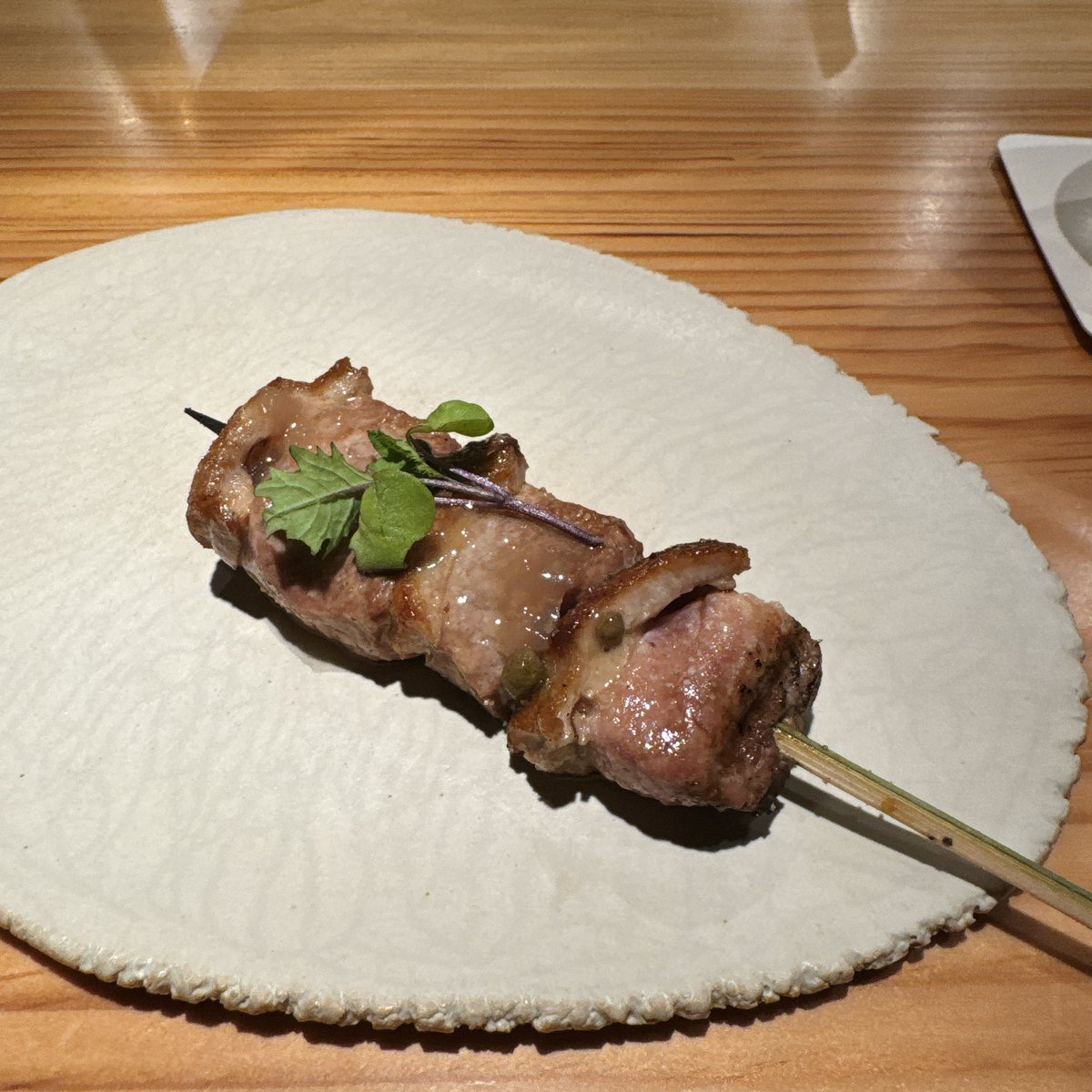 ayaoza's tweet photo. 1年に1度行くかどうかの上野で焼き鳥。むっちゃ美味しかった。 https://t.co/njuN3Z1dBn