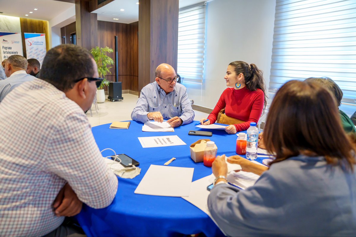 LigaMunicipalRD's tweet photo. Junto a @fsolidaridad celebramos el Diálogo Municipal: Hacia el Plan Estratégico de la Municipalidad 2027-2031, un encuentro de jornada completa con organizaciones de la sociedad civil, que se enmarca en el convenio de cooperación interinstitucional suscrito por ambas entidades. https://t.co/r1LmxY7ubM
