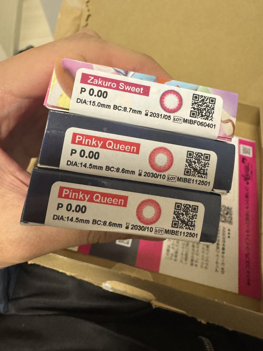 _Reijn's tweet photo. なるみんのカラコン届いた https://t.co/OK1nc5YHMq