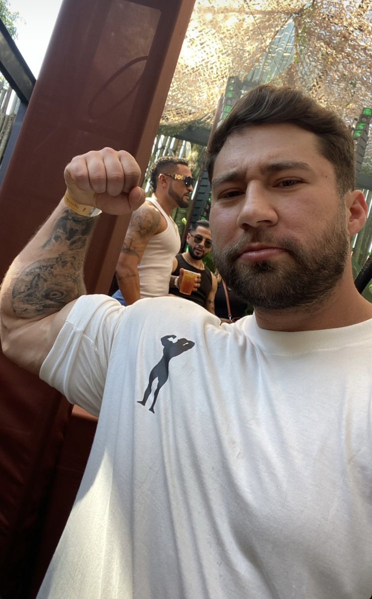 CaiqueMuscle's tweet photo. Flex Time 💪🏽 https://t.co/5vVNDVCrxG