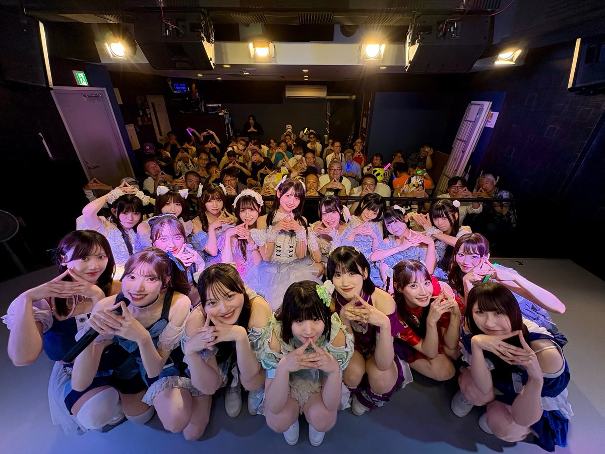 Reverse_Tokyo's tweet photo. Reverse Tokyo��催公演
木漏れ日の天窓 vol.6

出演してくださった
カリスマめんざいふっ！さん(@KariMen_idol)
翔んでファレノプシスさん(@tonphalae_info)
FLORERISAさん(@FLORE_RISA)
有難う御座いました！

そしてご来場頂きましたお客様、有難うございました！

次回のReverse Tokyo主催公演は8/19になります！
次回公演も楽しみにお待ちください✨