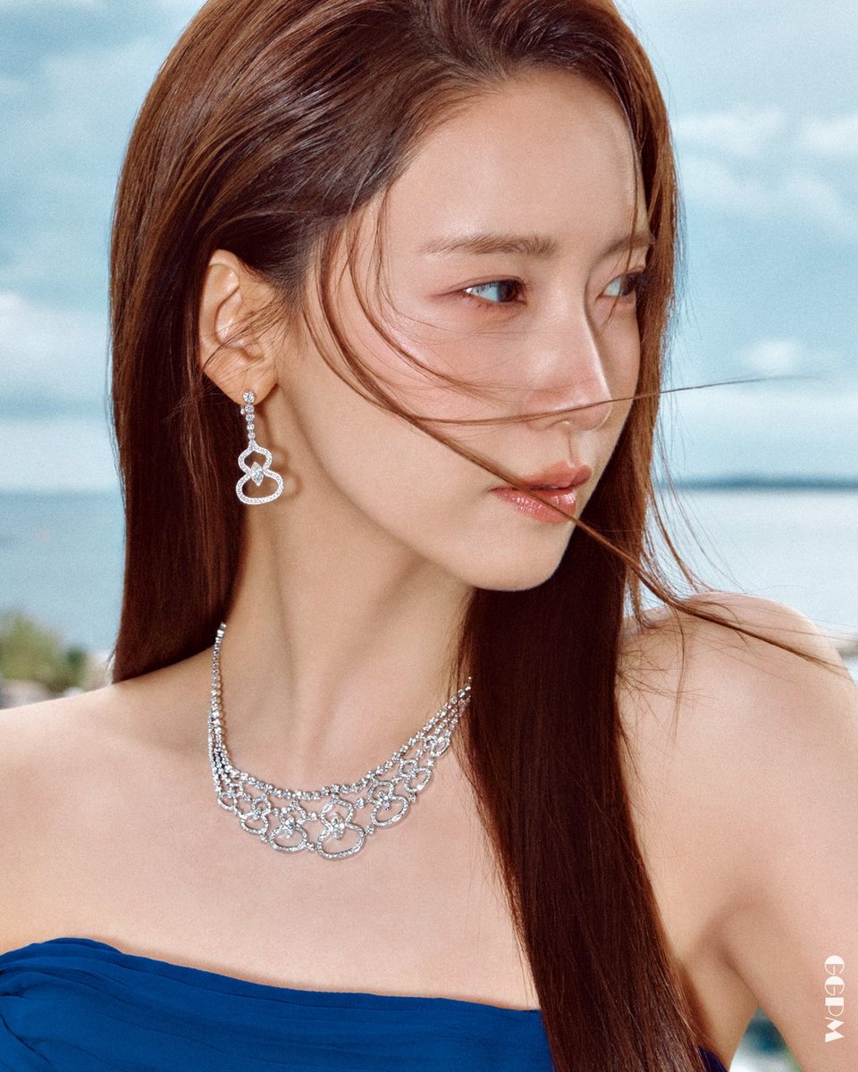 yeppeoyoona's tweet photo. YoonA x Qeelin for Dazed Korea August issue

WOW LIM YOONA 😳🔥

🔗 https://t.co/Yfh8w4cRh1

#LimYoonA #임윤아 #YoonA #윤아 https://t.co/B5991jEdCD