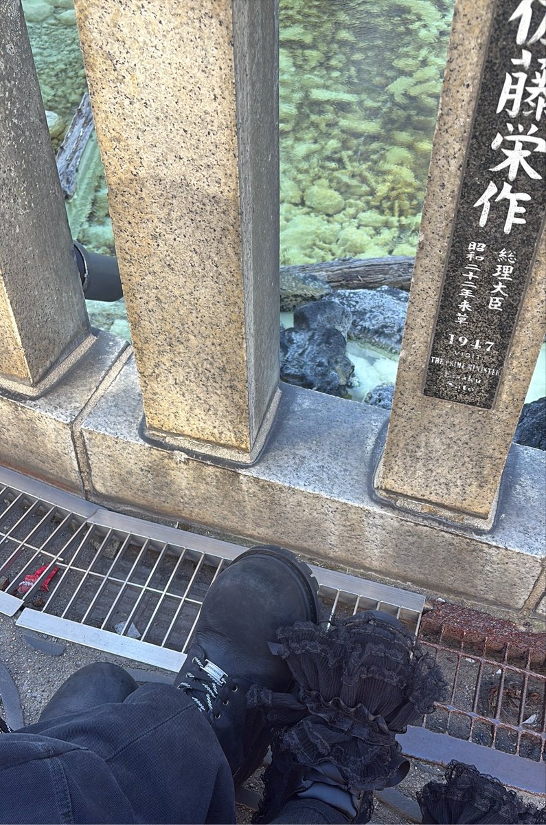 nmnmi7a's tweet photo. 今年も無事に歳を重ねることができました㊗️

彼氏くんがめたくた可愛い靴プレゼントしてくれた〜ٛ ٍ  ⩌⩊⩌ ٍ ٛ https://t.co/fP6E2GUh0g