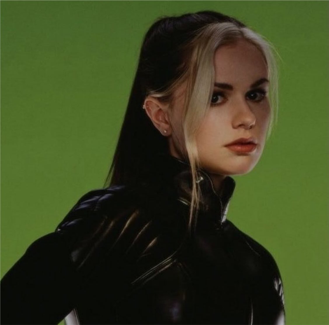 glindanora's tweet photo. eu meio que sou obsessed pela rogue da fox https://t.co/A8V77O8rWU