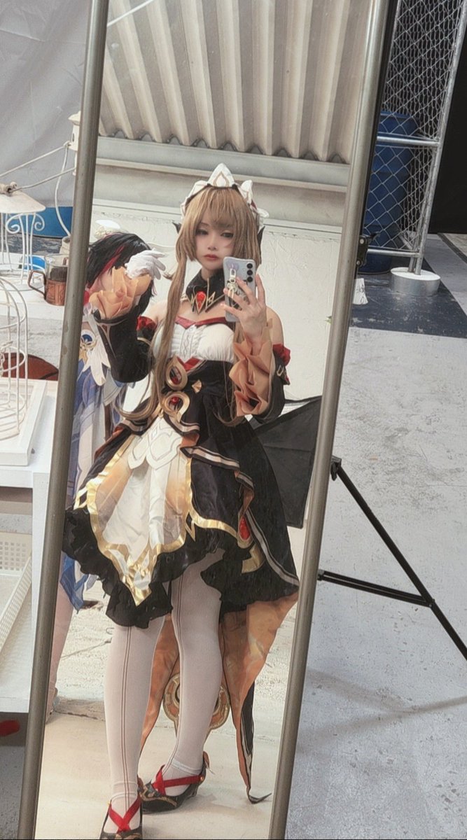 naoi_cos's tweet photo. そくほ！
サンドローネリベンジと衣装交換で行秋やってきました🫶

#なおいこす https://t.co/EeASOq9DyW
