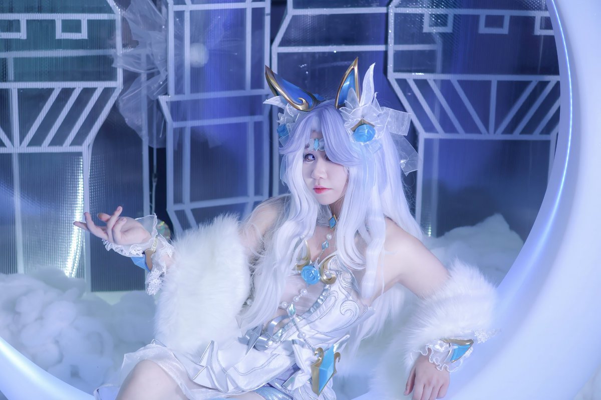 KISHI_COS's tweet photo. [2026. 7. 26. 스튜디오 리사]
리그 오브 레전드 : 와일드 리프트 - 수정 장미 아리
League of Legends : Wild Rift - Crystal Rose Ahri

📸: @Photodesire4
🏰: @Studio_Lisa_

#Ahri https://t.co/9nqExnyAnp
