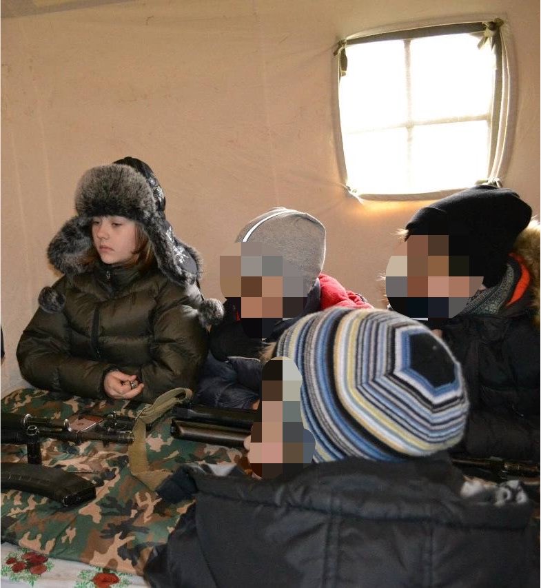 litltemm's tweet photo. 2015-2016

пока вы все крутые, спешу всем напомнить, что я малолетка.

4 класс, рейп, суды, рыдания, запойное чтение книг, военные реконструкции, военные клубы. обучение китайскому и немецкому, последний год, когда я ребёнок. https://t.co/BZZYlHmgki