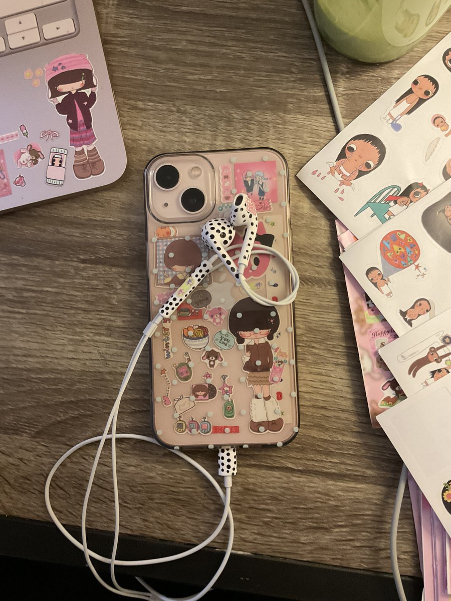 deaaddolll's tweet photo. Polka dots everywhere ‧₊˚♪𝄞₊˚⊹ https://t.co/Fchogfk0kk