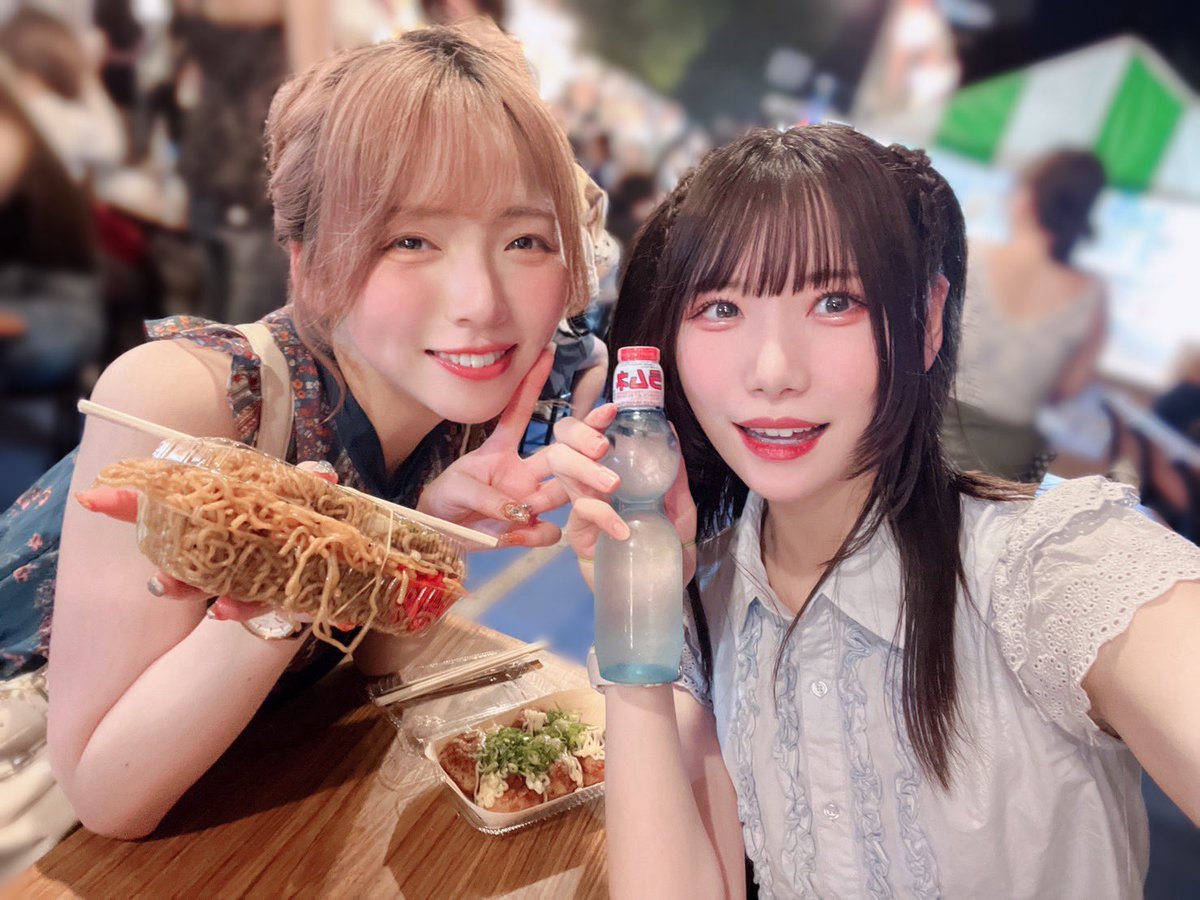 maid_futaba_'s tweet photo. きぬちゃんとお祭り行った🏮✨ https://t.co/QTJXLl9le8