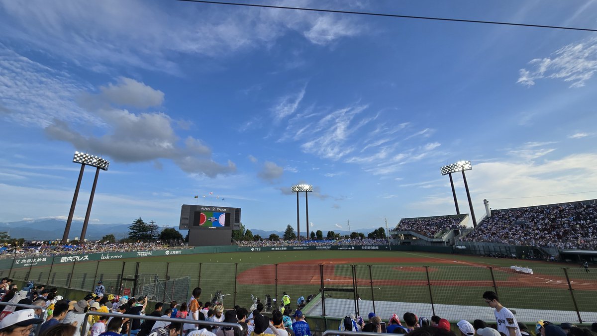 suzunoneiro66's tweet photo. 富山市民球場とても良い球場だった。
#マイナビオールスター https://t.co/JtLWMmzqPD