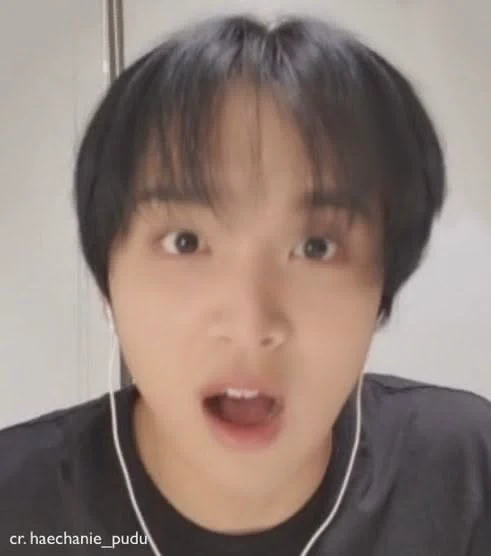talntds's tweet photo. Hey doc.... oh ur a Dentist? even better........ listen... is having two teeth even normal???........... so Fcking cute but...... https://t.co/P4ITSZko9P