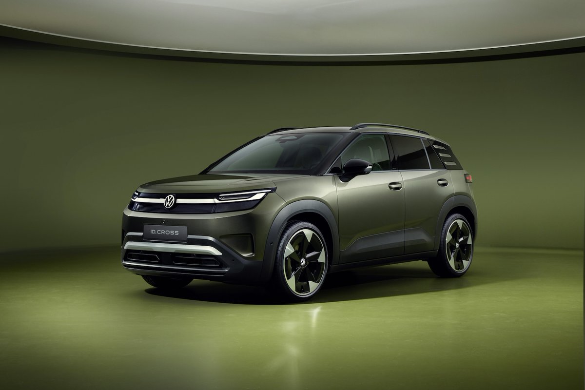 mondialdelauto's tweet photo. Volkswagen ID.Cross 2026 : le SUV électrique 5 places à moins de 28 000 € 😍!

Ce nouveau SUV compact, combinant un design robuste et intemporel à des technologies habituellement réservées aux segments supérieurs, se positionne comme une offre particulièrement attractive. Avec l’ID.Cross 2026, la marque allemande entend ainsi redéfinir les standards de qualité et de confort sur le marché des véhicules urbains et compacts.

Notre article complet est à lire ici 👉 https://t.co/EJUej2gC5c

📸 Crédits photos @vw_france @VW