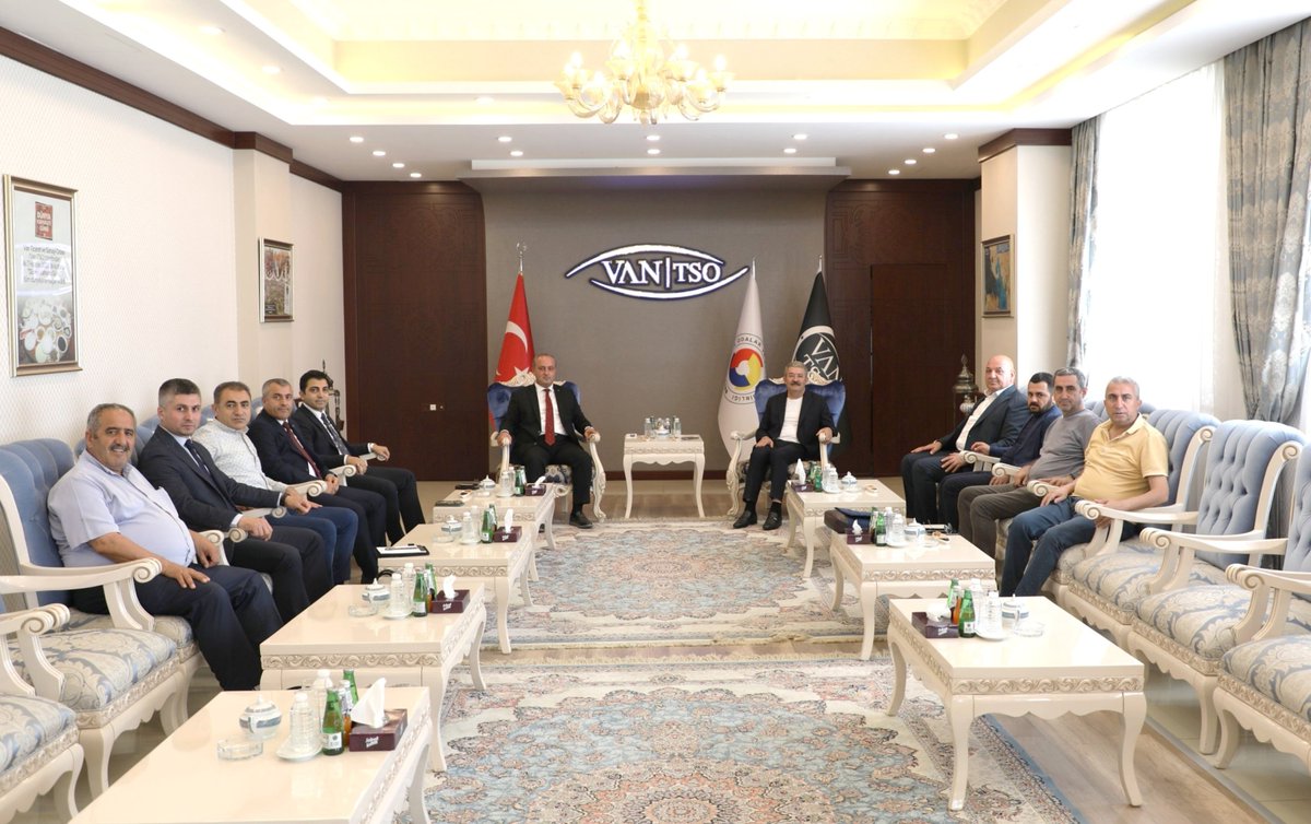 vantsokurumsal's tweet photo. Odamıza nezaket ziyaretinde bulunan Vakıfbank Van Bölge Müdürü Sayın Sinan Öcal, Van Merkez Şube Müdürü Sayın Ertuğrul Sezgin, İpekyolu Şube Müdürü Sayın Yavuz Yıldız ve Bölge Ticari Portföy Yönleticisi Sayın Yunus İnanç; Yönetim Kurulumuz, Meclis Başkanımız ve Meclis Üyelerimiz ile bir araya geldi.

@NecdetTakva @Turan__Avci @ResitYaren @Mahmutkoroglu65 @omerinanc65