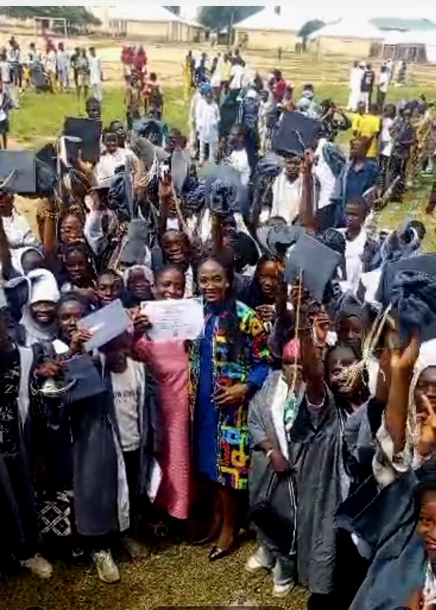 fffoundation22's tweet photo. 📚 Investing in the Future, One Student at a Time

At the 2026 Graduation Ceremony, FFF announced 10 scholarship slots for JSS Karu as part of the 20 slots available in our 2026 Scholarship Programme.

Together, we're building A Better Future For All.

#EducationReintegration https://t.co/6XxAssiXTc