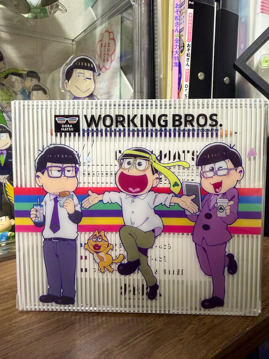 aksk_shu_ssf's tweet photo. これ反対側は弟松なんですけど
アームカバー似合いすぎ成人男性
むしろ終業後のスタイルそしてエスニャンとユニゾン
タブレット片手に絶対休憩時間長い系男子すぎてw https://t.co/kZ6tziz8w6