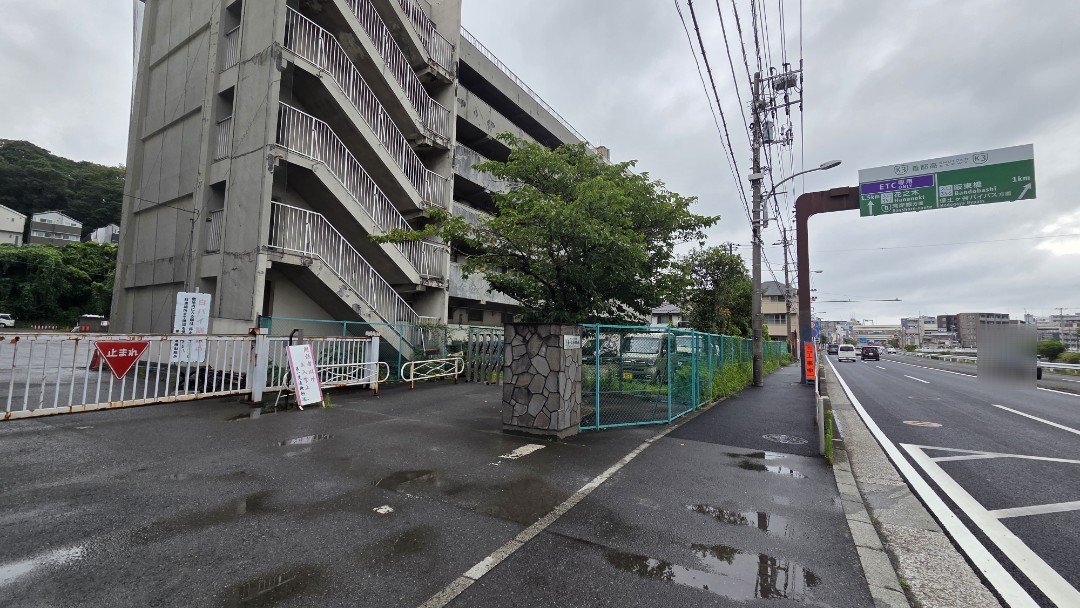 a1412_rumic's tweet photo. Day3
①②神奈川県警察 第一交通機動隊 正面
②ルシファーとエンジェルが走ってくる方面
④劇場版ででてきたエンジェルと同じモデルの白バイcb1300 
入口でパシャパシャ写真撮ってたら職員さんのご厚意で中に入れてもらえて見学させて貰えました😭❤️
 #ハイウェイの堕天使  #名探偵コナン https://t.co/BL8DBKHRbm