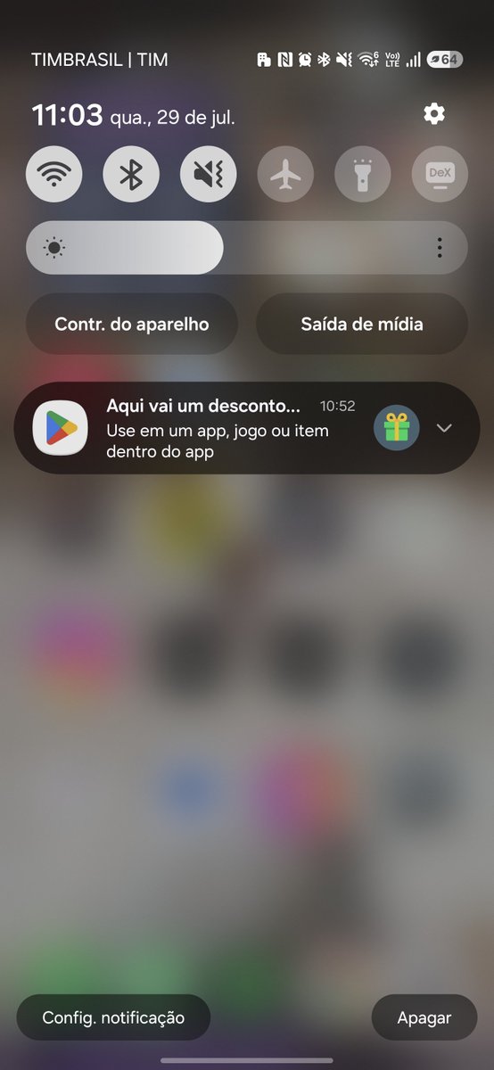 guerra's tweet photo. E essa notificação incrível da @GooglePlay? Estou até em dúvida de como usar esse descontasso https://t.co/o2iqYTcDU1