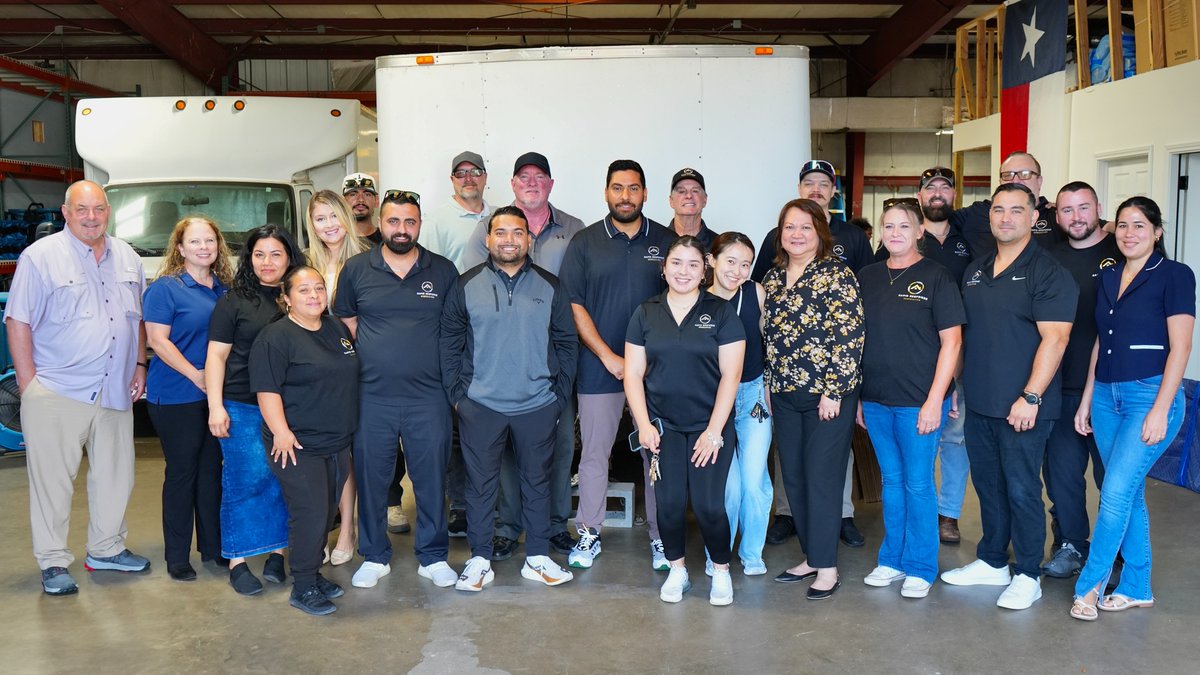 RRRemediation's tweet photo. Our #RapidResponseRemediation team keeps growing 👏

This is just the beginning! 

#squad #restoration #goals https://t.co/E7DMUPnkCb