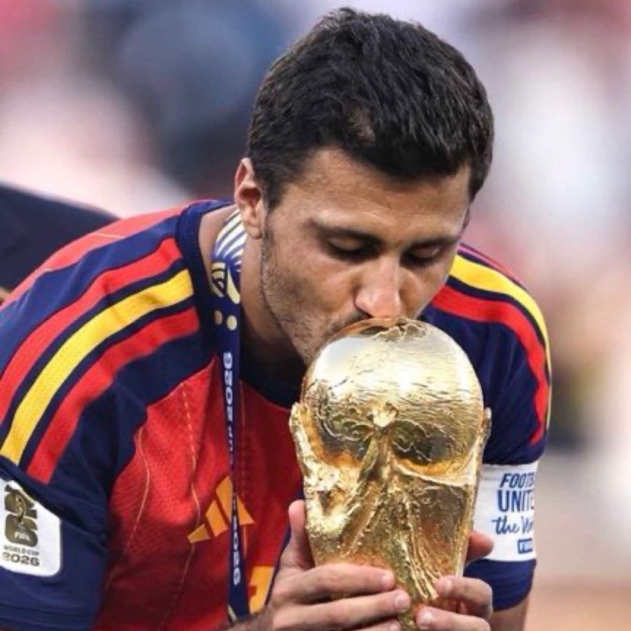 MadridXtra's tweet photo. 🚨💣 BREAKING: Real Madrid &amp; Rodri have a FULL AGREEMENT on personal terms.

It’s CLOSED. @MatteMoretto ⚪️🇪🇸 https://t.co/khNlSQ8GOE