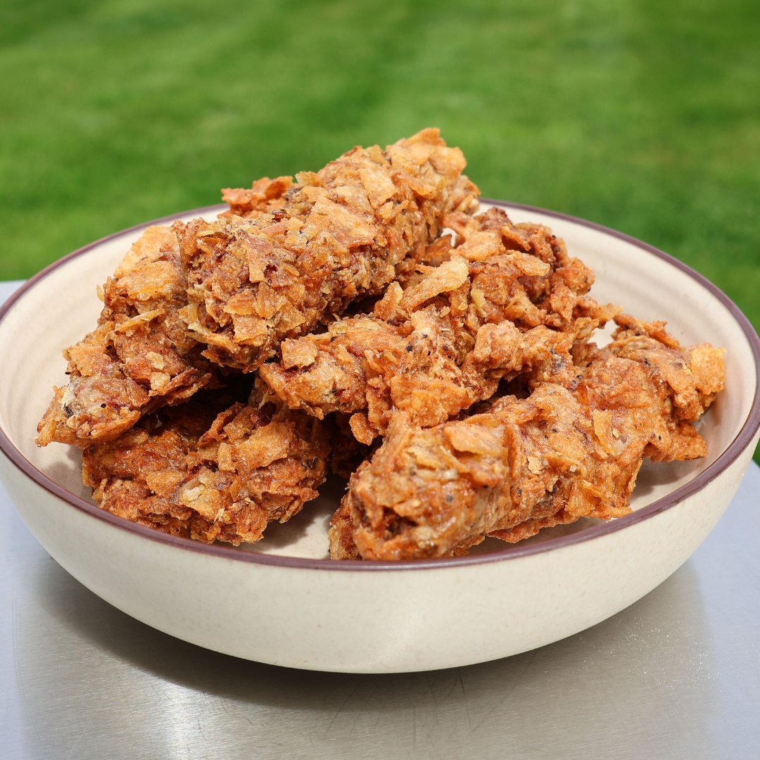 MapleLeafFarms's tweet photo. Liv is bringing you TASTY Potato Chip Crusted Duck Tenders on tomorrow's episode! This recipe combines our duck breast with a crispy potato chip coating for the perfect balance of texture and flavor.🤩 https://t.co/wzc9uu1it4