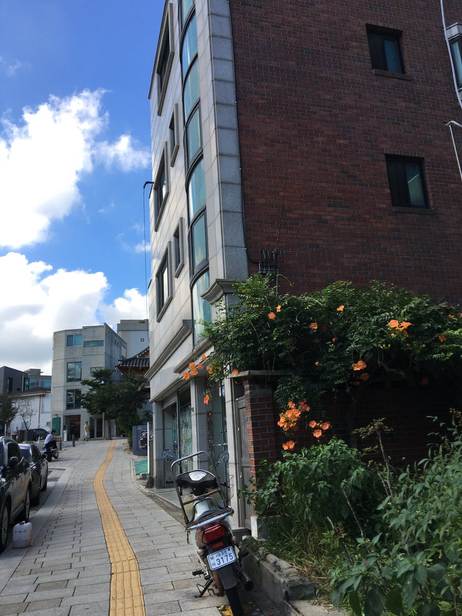 Ke5rr0's tweet photo. 서촌 파피어프로스트 갔는데 여전히 사람이 많았고 홀린듯이 6개월스페이스다이어리 사버렷다 5일은 쓰겟죠? https://t.co/zUSECwMdMy