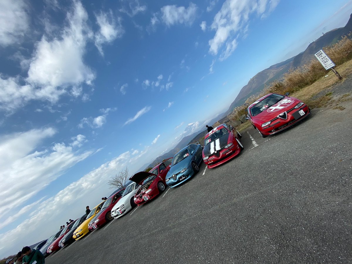 ouji_0811's tweet photo. というわけで今年もやりますalfaromeo 156 20th anniversario! 
今年は156生産終了20周年＆156MTG10周年！
10/31（土）にバイカーズパラダイス南箱根さんの駐車場です
156に限らずアルファロメオ他、車種に制限ありません 
参加者把握のためツイプラから参加表明お願いします
https://t.co/ehF8TVhIYg https://t.co/ESfkOyt3wp