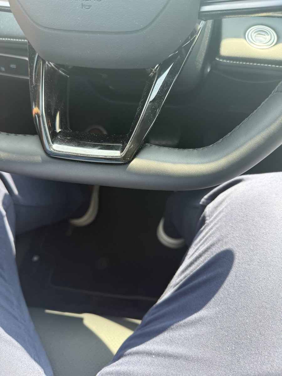 Ad2000Xavier's tweet photo. Avui dia de ruta!! Collons quina calor que fit!!😱😱 https://t.co/5FfJsQrGMq