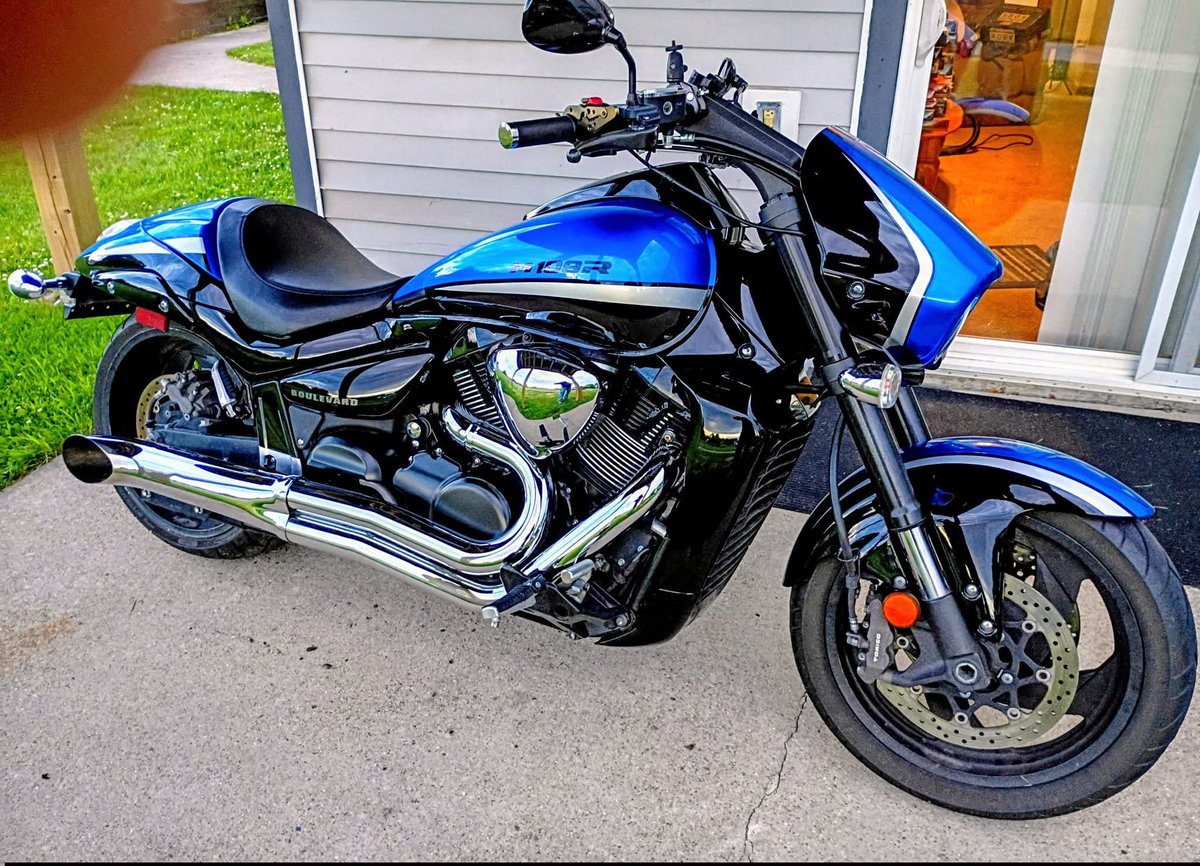 Alokin18's tweet photo. SUZUKI   M109 R https://t.co/m8HIZtYvH1