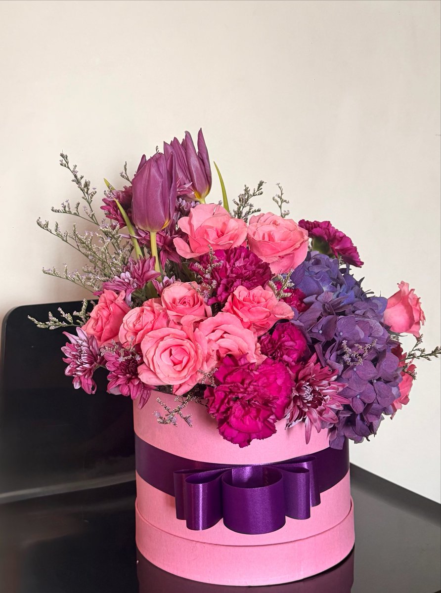 missvince_'s tweet photo. Fresh blooms, thoughtfully arranged. 💐✨

DM @dahon.studio on IG to order. 🤍 https://t.co/As0IMFIAAQ