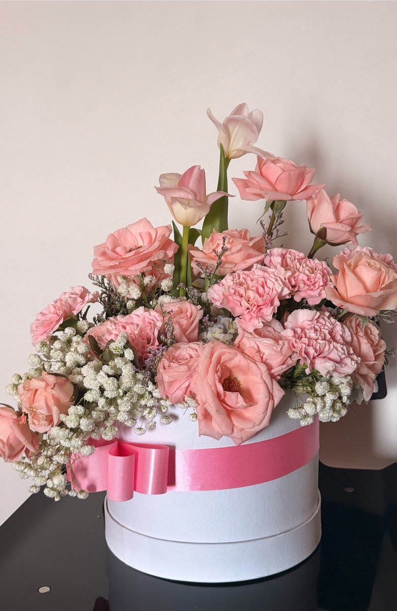 missvince_'s tweet photo. Fresh blooms, thoughtfully arranged. 💐✨

DM @dahon.studio on IG to order. 🤍 https://t.co/As0IMFIAAQ