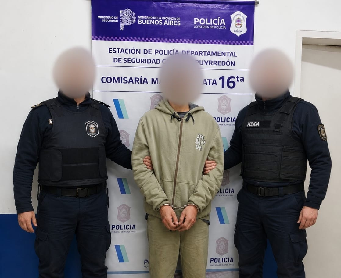 radio10mdq's tweet photo. Detuvieron a un hombre acusado de amenazar a vecinos con una escopeta: secuestraron el arma durante un allanamiento https://t.co/yMYc3v96Nr a través de @Radio 10  Mar del Plata FM 105.5 https://t.co/8jHnUPepXo