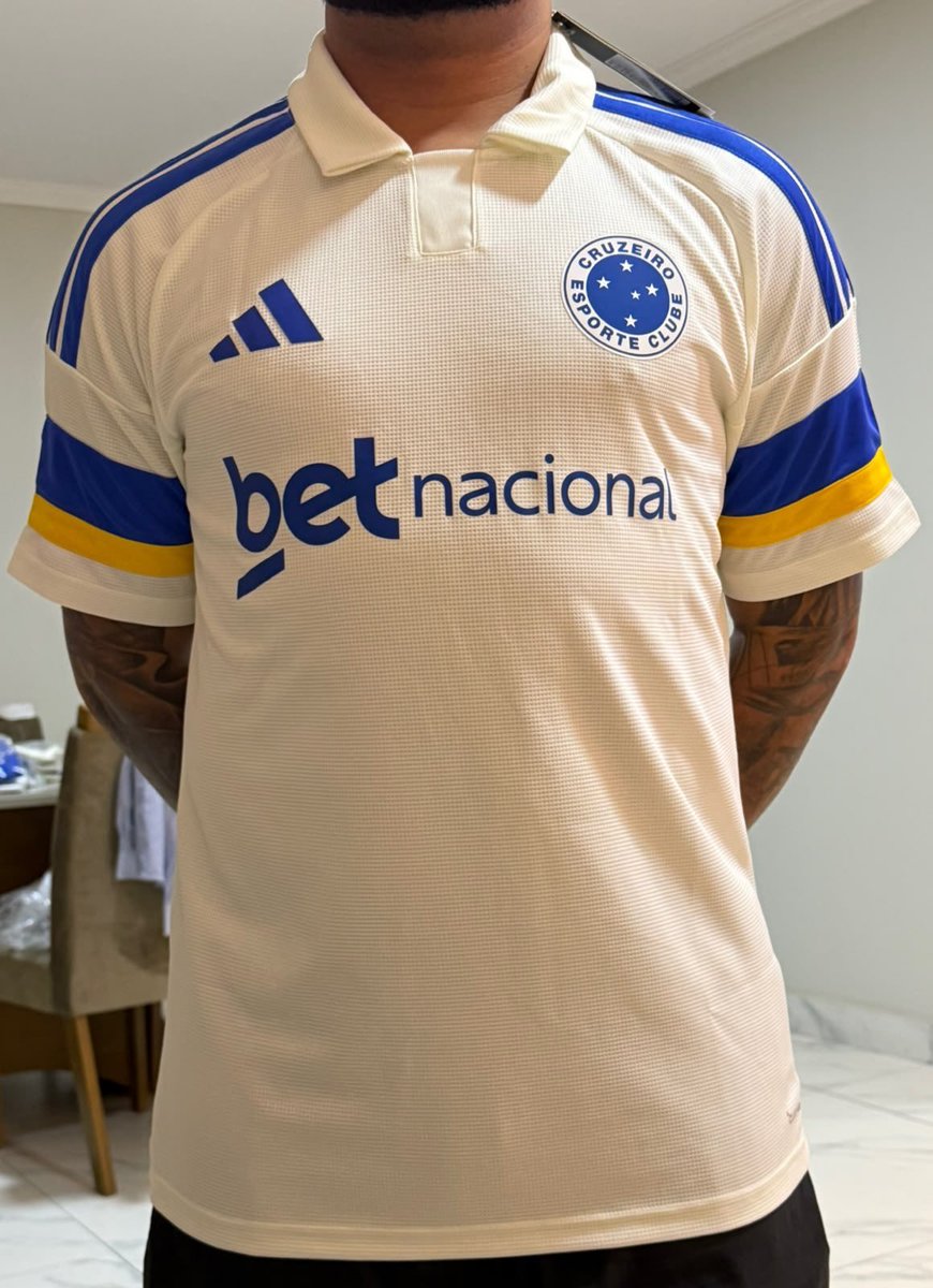 cavalinhodocec's tweet photo. Vazou a terceira camisa do Cruzeiro.

De 0 a 10 e aí? https://t.co/SExRNDeHig