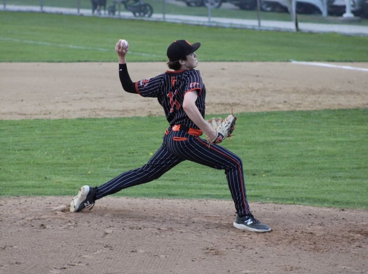 Midweststars18u's tweet photo. 💫2026 Season Leaders💫

Kyle Haluch
28.0 IP 
4-1 / 17 K / 3.5 ERA
1.61 WHIP / .234 BAA 

Ethan Nielsen (@ENielsen33273)
29.2 IP 
4-1 / 33 K / 3.54 ERA
.239 BAA https://t.co/pkYMmZjdz5