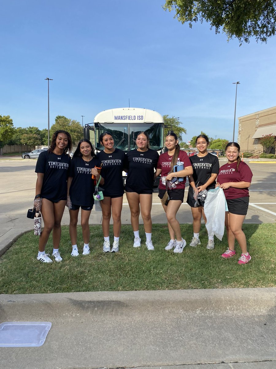 Tview_softball's tweet photo. #MISDdayofservice
Lady 🐺 Giving back! https://t.co/2W6qJuRCT3