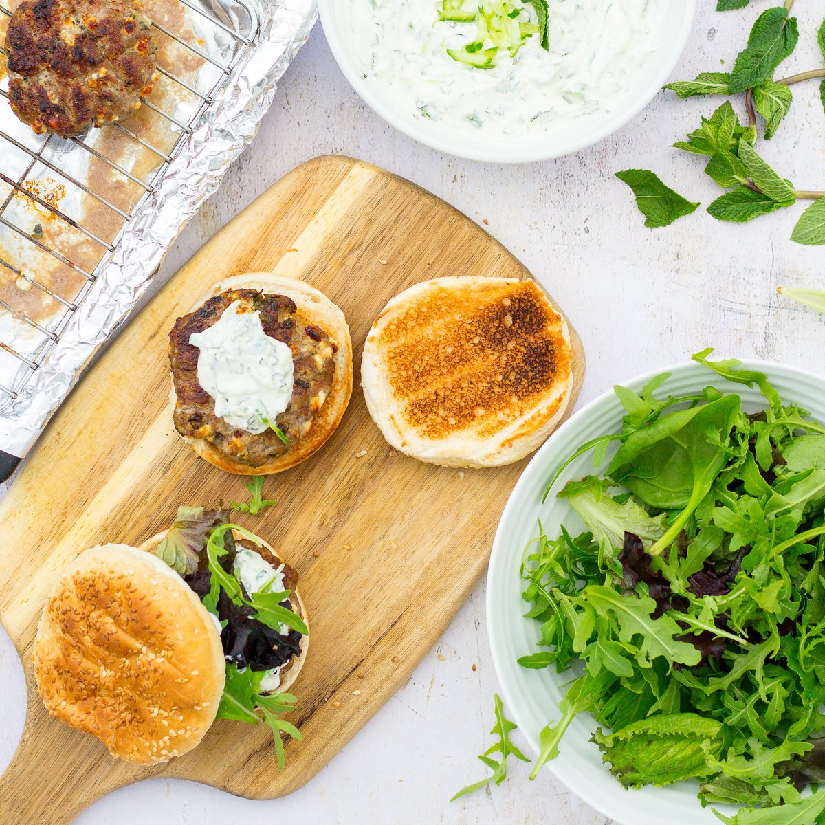 easypeasyfoodie's tweet photo. Fancy a burger with a bit of a twist? Why not try these Lamb, Feta and Mint burgers. Quick and simple to make, but they taste AMAZING! 

GET THE RECIPE => https://t.co/1LtDTb0RPR 

#easydinners #easyrecipes #familydinners #midweekmeals https://t.co/5etiJgAq81