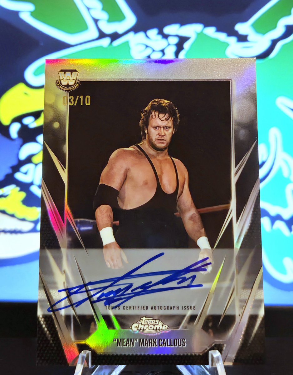 DFWstormreport's tweet photo. 🪦A couple of my favorites from this years Topps Chrome set. Undertaker has one of the cleanest autographs. 
#wrestling #wrestlingcardwednesday #hobby https://t.co/O7Z4xHjAIB