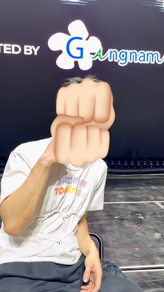 jibpys's tweet photo. ม้าคคั้บ อย่ามองพี่ด้วยสายตาแบบเน้นะ มันจะไอ่นั่น 😂🤣 

#MARCKRIS 
#HEARTchuthiwat
#BUS_LIGHTASONE_D2
#BUSbecauseofyouishine https://t.co/GVYb6d501Y