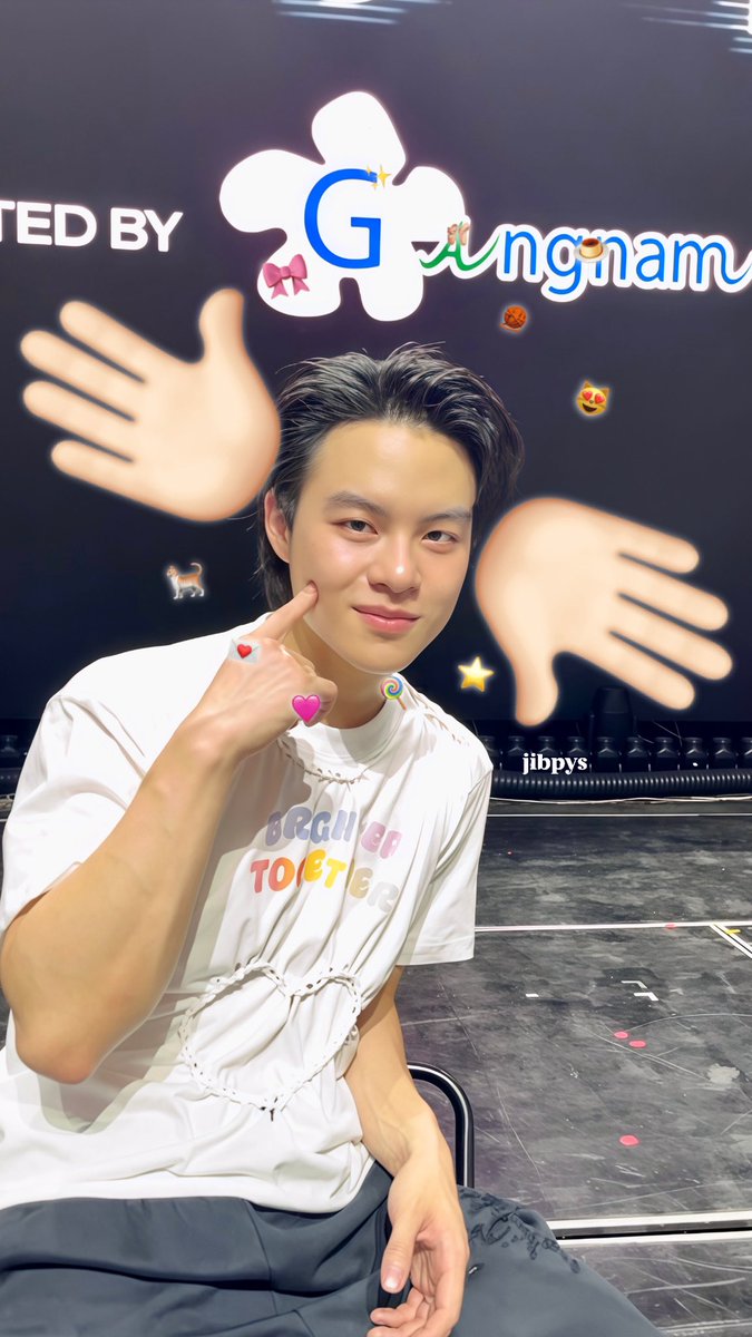 jibpys's tweet photo. ม้าคคั้บ อย่ามองพี่ด้วยสายตาแบบเน้นะ มันจะไอ่นั่น 😂🤣 

#MARCKRIS 
#HEARTchuthiwat
#BUS_LIGHTASONE_D2
#BUSbecauseofyouishine https://t.co/GVYb6d501Y