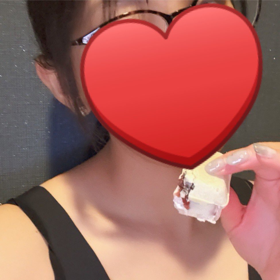 1kspring's tweet photo. こんばんは♡
��週は月末処理と会議が多くてバタバタしております🥺

帰宅後はアイス♡🍨

#貢ぎマゾ #貢ぎ奴隷 #ATM奴隷 #M男 #S女 https://t.co/twuN9nXwAI