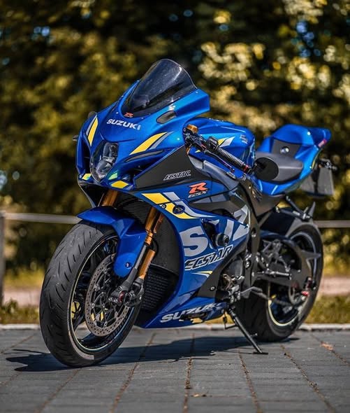 twitear255's tweet photo. I love sportbikes. Any sponsor out there willing to help me get the Suzuki GSX-R 1000? 🏍️

#Suzuki #GSXR1000 #sportbikes https://t.co/pnIZT23rTO