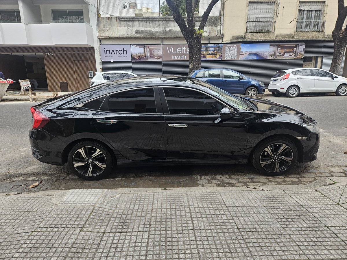 PizaMariano's tweet photo. Se vende.
Honda Civic EXL 2017.
216.000 km
U$S 17.000.

Si te interesa, dejar 
mensaje abajo. https://t.co/wuPYl7wHcA