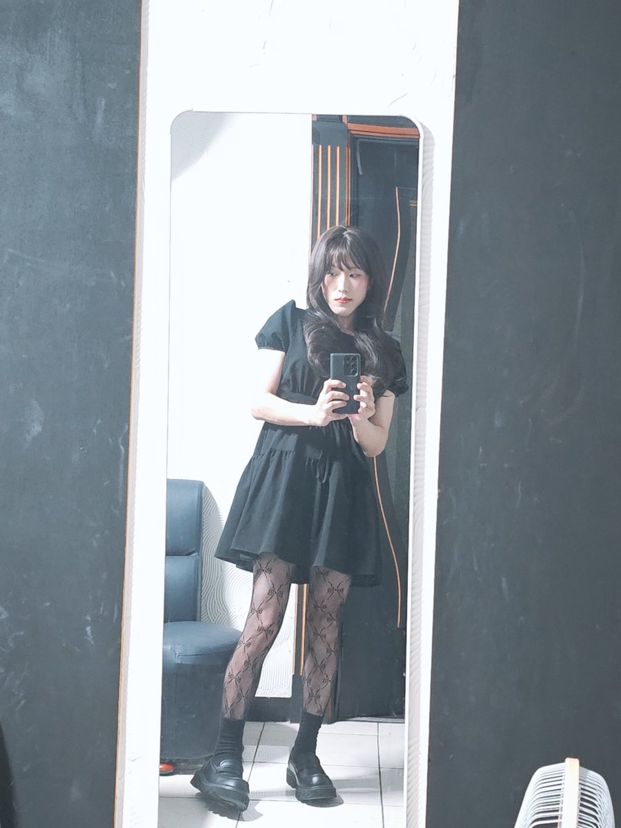 elie_reckless's tweet photo. 즐겁다! ㅎㅎ #여장 #시디 #허니허니 https://t.co/yzIyaWazIx