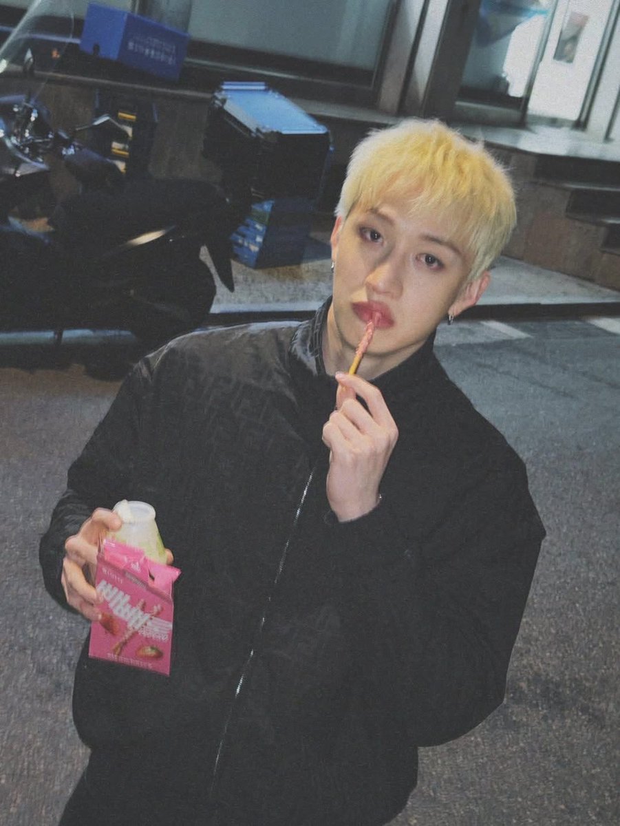 jjuno03's tweet photo. looking for moots •⩊•

✧ not new to #kpoptwt &amp; #stantwt just restarting
✧ juno, she/her, 23, infp 
✧ stray kids, twice, ateez, itzy and many more
✧ no minors pls
✧ any fandom is welcome! 

♡︎/ ↺ to be moots! https://t.co/5gpIVLMqLN